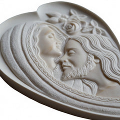 Scultura Bassorilievo Madonna con Gesù nel Cuore – Decoro Sacro Artigianale per Lapidi e Monumenti - DV1