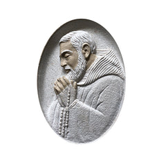 Scultura Bassorilievo Padre Pio in Preghiera – Decoro Sacro Artigianale per Lapidi e Monumenti - Scultura PP8